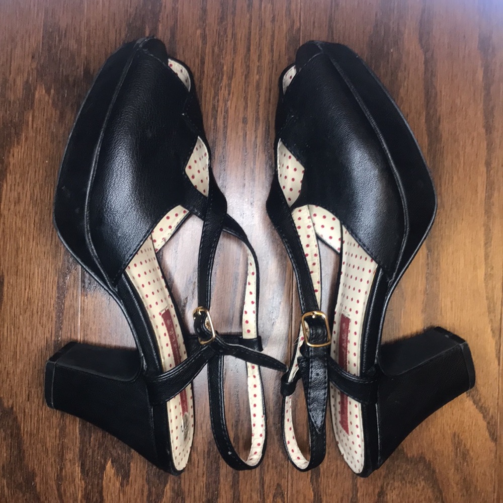 But another innocent tale open toe black heels - Picture 3 of 10